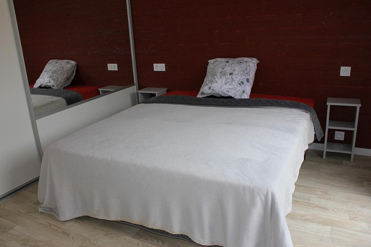 Chalet Pour 6, Domaine Avec Piscine Сен-Ілер-де-Р'єз Екстер'єр фото